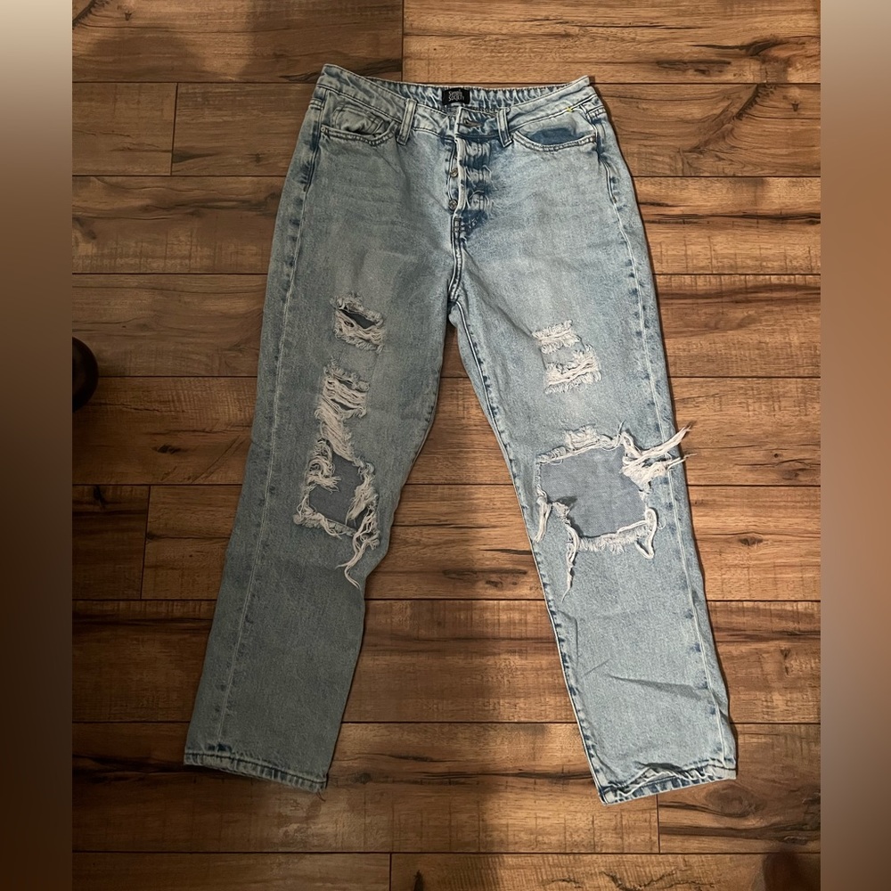 Ripped Boyfriend Jeans